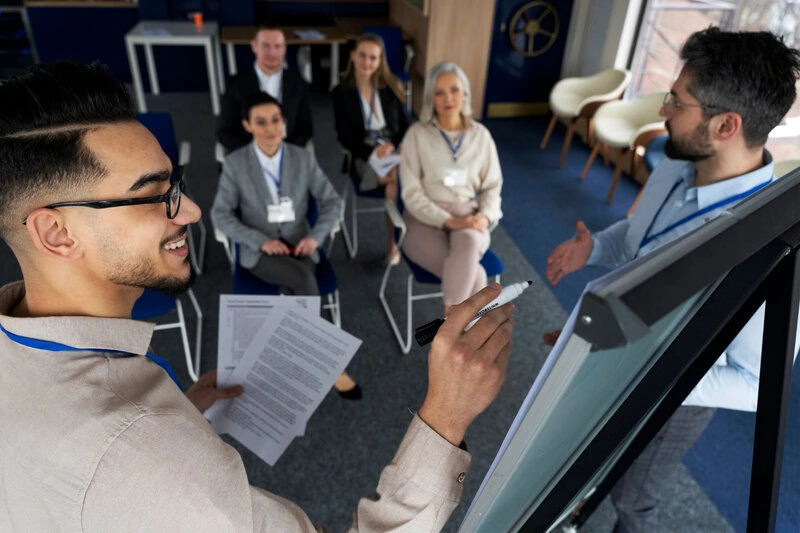 พนักงานประชุมงาน